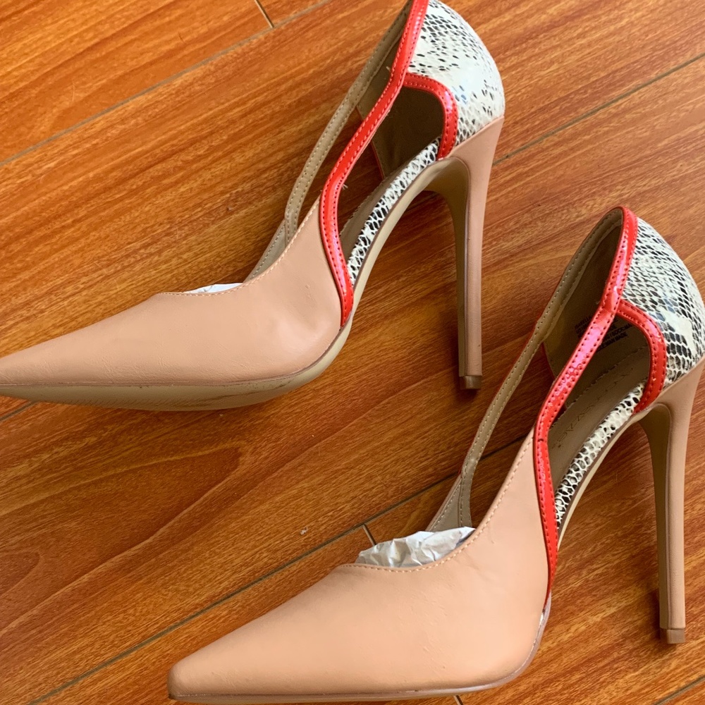 Isabella Colorblock Cutout Pump